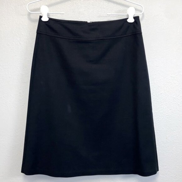 Size 2 Black Lined Stretchy Buisnesscore Pencil Skirt: 4877 - Picture 1 of 3